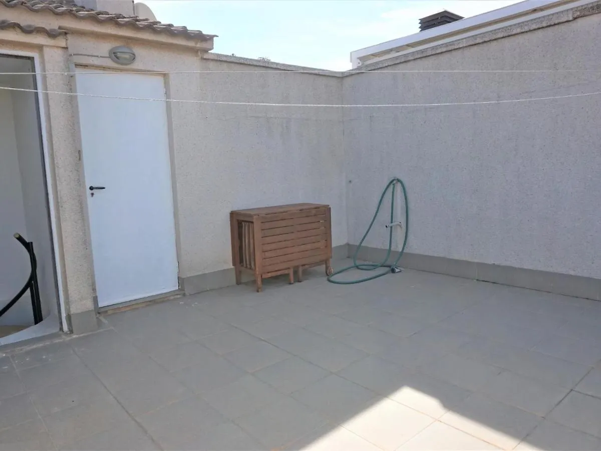 Villa Service - Barco 3º 카라펠 0*,